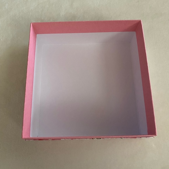 Dior Pink Floral Box - Picture 5 of 9